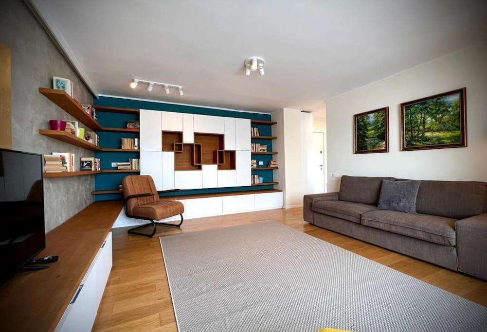 Bright And Modern Home Тімішоара Екстер'єр фото